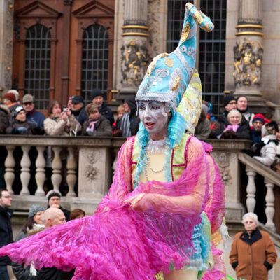 27. Bremer Samba- und Maskenkarneval – Motto: Metamorphose (11.02.2012) – Foto 7