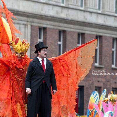 27. Bremer Samba- und Maskenkarneval – Motto: Metamorphose (11.02.2012) – Foto 18