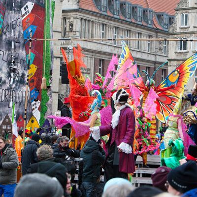 27. Bremer Samba- und Maskenkarneval – Motto: Metamorphose (11.02.2012) – Foto 22