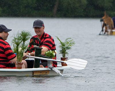 1. Bremer Badewannenregatta am Mahndorfer See – Foto 7