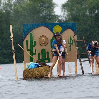 1. Bremer Badewannenregatta am Mahndorfer See – Foto 11