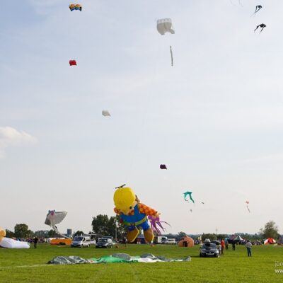 19. Drachenfest – DRACHEN ÜBER LEMWERDER & Feuerwerk – Foto 1