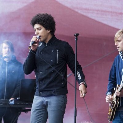 Andreas Bourani (Open-Air-Konzert) bei der Haake-Beck BadeinselRegatta 2011 in Bremen – Foto 2
