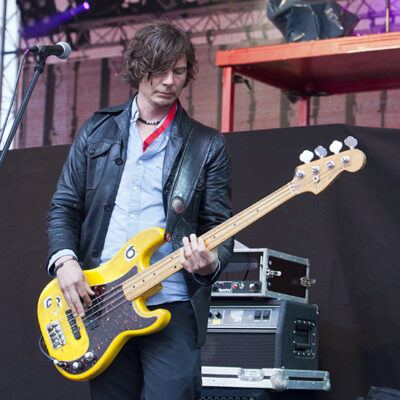 Andreas Bourani (Open-Air-Konzert) bei der Haake-Beck BadeinselRegatta 2011 in Bremen – Foto 8