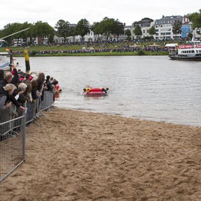 12. Haake-Beck Badeinselregatta 2011 – Ziel und Siegerehrung – Foto 1