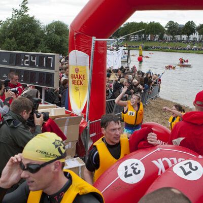 12. Haake-Beck Badeinselregatta 2011 – Ziel und Siegerehrung – Foto 7