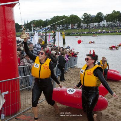 12. Haake-Beck Badeinselregatta 2011 – Ziel und Siegerehrung – Foto 12