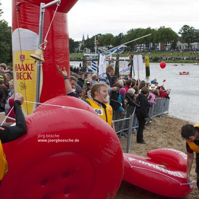 12. Haake-Beck Badeinselregatta 2011 – Ziel und Siegerehrung – Foto 14