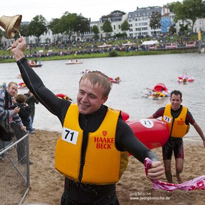 12. Haake-Beck Badeinselregatta 2011 – Ziel und Siegerehrung – Foto 20