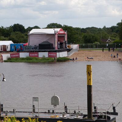 13. Haake Beck BadeinselRegatta 2012 –  Pack die Badeinsel ein! (Badeinsellauf, Rennen, Zieleinlauf und Siegerehrung) – Foto 1