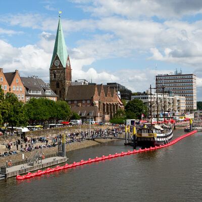13. Haake Beck BadeinselRegatta 2012 –  Pack die Badeinsel ein! (Badeinsellauf, Rennen, Zieleinlauf und Siegerehrung) – Foto 7