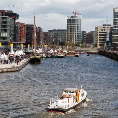 823. Hafengeburtstag Hamburg (Landungsbrücken, Schlepperballett) – 12.05.2012 – Foto 13