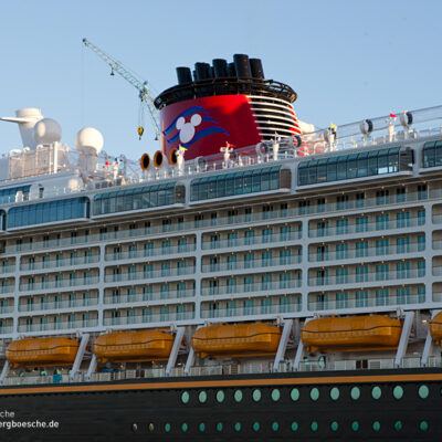 Disney Fantasy Kreuzfahrtschiff (Reederei – Disney Cruise Line) in Papenburg (15.01.2012) – Foto 5
