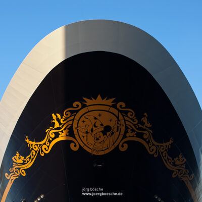 Disney Fantasy Kreuzfahrtschiff (Reederei – Disney Cruise Line) in Papenburg (15.01.2012) – Foto 12