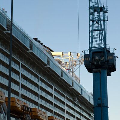 Disney Fantasy Kreuzfahrtschiff (Reederei – Disney Cruise Line) in Papenburg (15.01.2012) – Foto 14