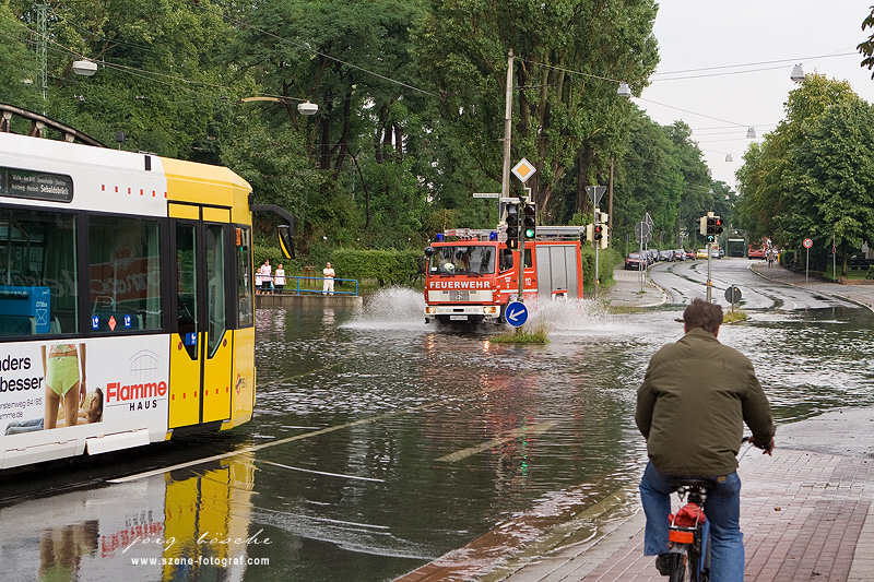 Unwetter Bremen - Zeppelintunnel im August 2008 unter Wasser 