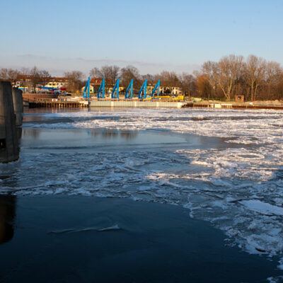 Eislaufen in Bremen auf dem Werdersee & Oberweser mit Eisschollen am Weserwehr (10.02.2012) – Foto 24
