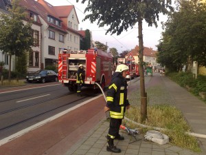 Feuerwehr Bremen löscht Brand an der Schule "auf der Hohwisch"